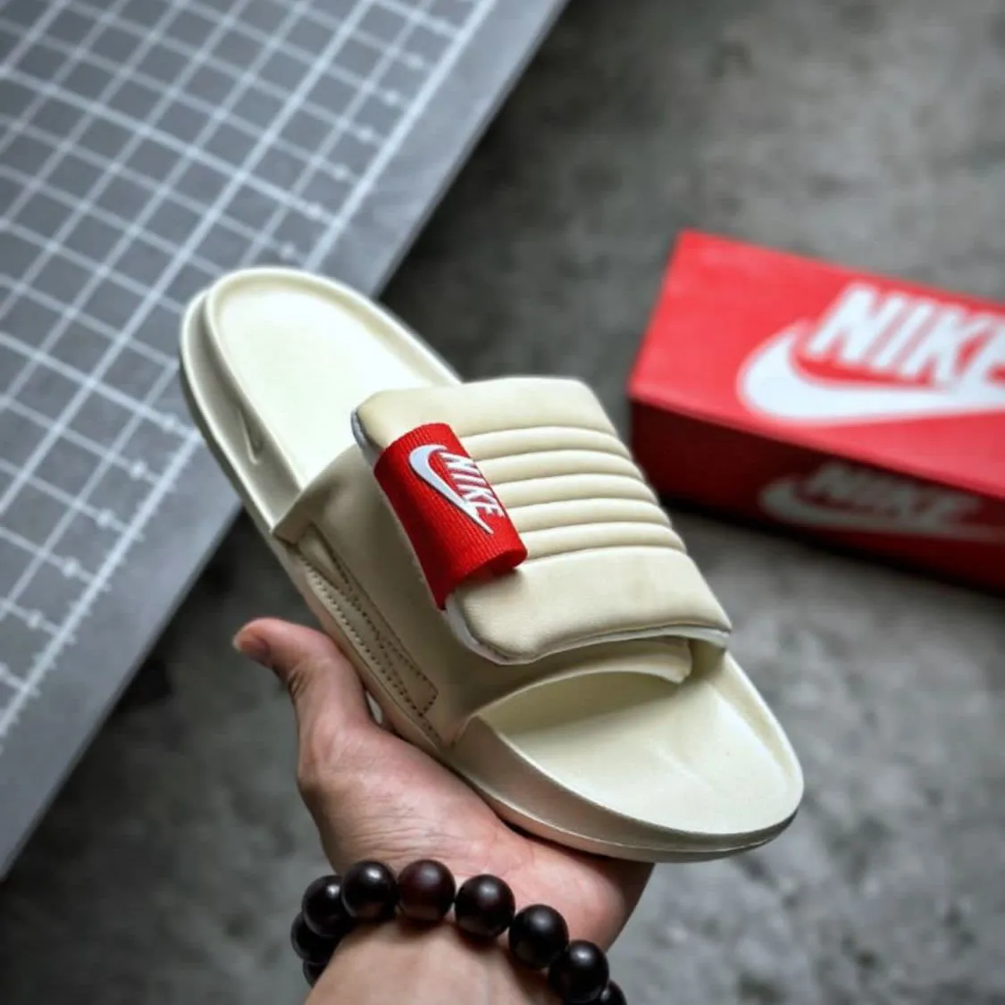 NIKE OFFCOURT ADJUST SLIDE First Copy Slipper Cream